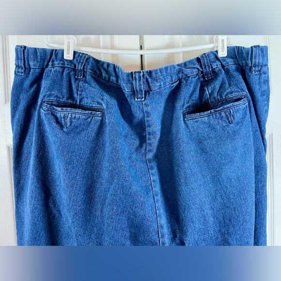 Expandable Waist Pleat-Front
Relaxed Jeans, Indigo | King Size. 54/38 - Picture 8 of 12